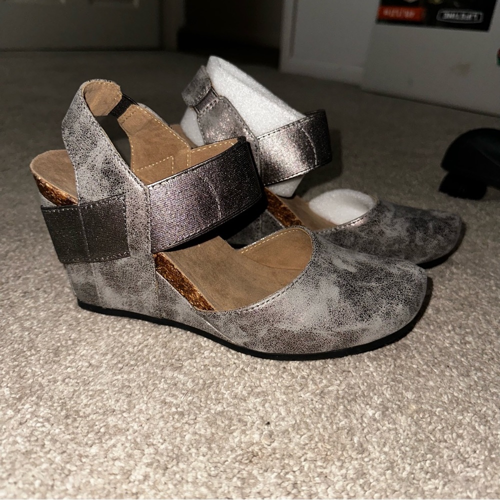 Pierre Dumas wedge heels silver